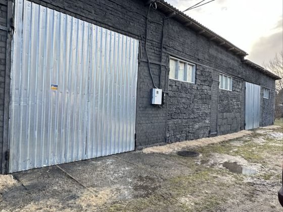 Склад- гараж в центрі Звягель