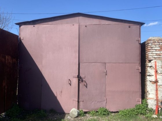 Продам  гараж 5*15.   самовивіз Умань