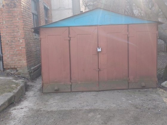 Продам  металевий гараж без місця. Хмельницкий