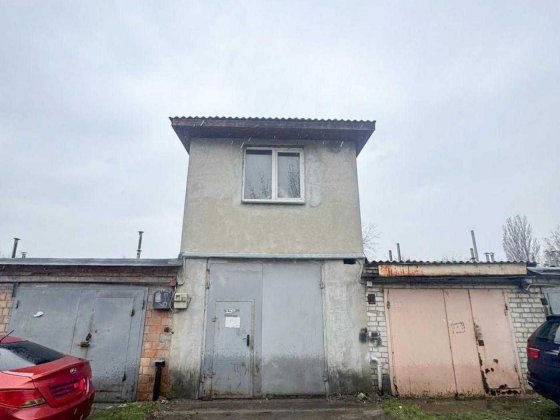 Промислова 4,  двоповерховий гараж 66м2 з ямою, гарна локація! Вишневе