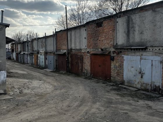 * Продається гараж в кооперативі "Нафтовик" Ровно