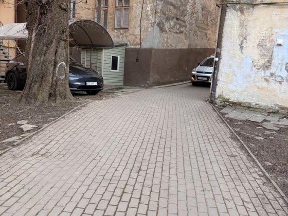 Гараж Центр Міста Українська-Шевченка Чернівці