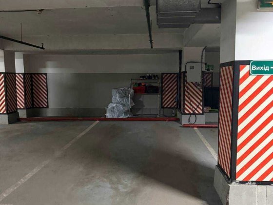 Паркомісце на Печерську, ЖК Триумф Киев