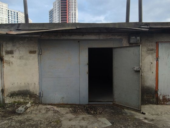 Продам цегляний гараж Позняки ЖК Причал вул. Гліба Бабича (Канальна) Киев