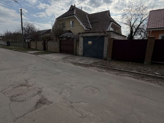 Продам приватизированный гараж ул Просвещение Чернигов