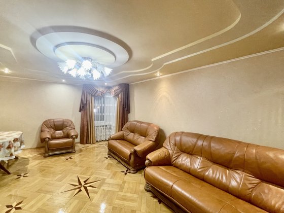 Продаж 3-к квартири вул. Богатирська 6/1 Киев