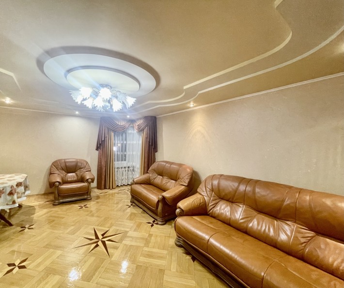 Продаж 3-к квартири вул. Богатирська 6/1 - фото 1