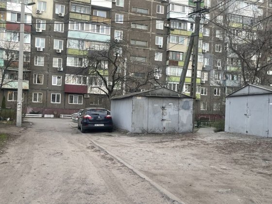 Продам гараж с дркументами  возможно  розсрочка Дніпро