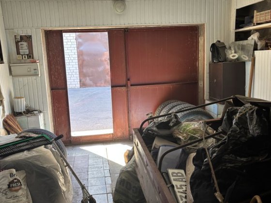 Продаю гараж в кооперативі Славутич , вул. Затишна 7Б. Киев