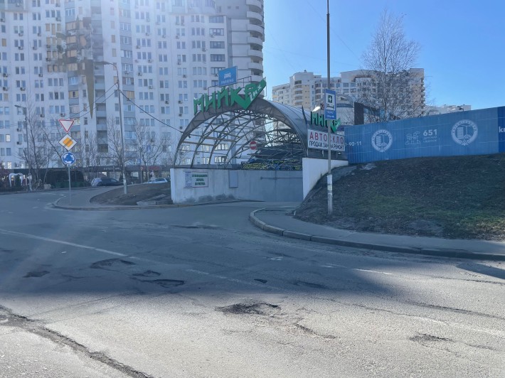 Паркінг Бажана 16-А Осокорки,Позняки ,продаж, власник - фото 1