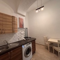 Продам 1 кімнатну квартиру в центрі ст.м Украінських Героів, Київ