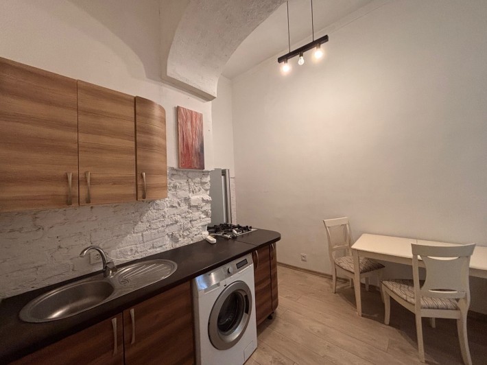 Продам 1 кімнатну квартиру в центрі ст.м Украінських Героів, - фото 1