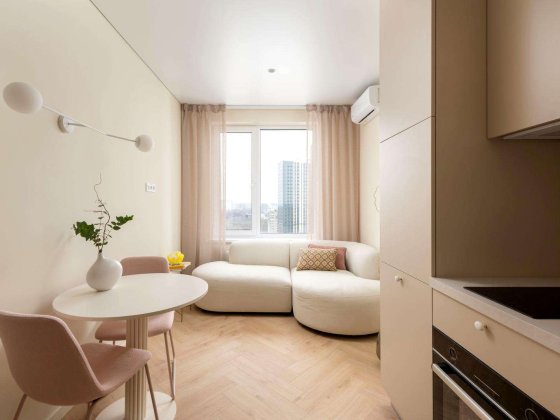 Продам простору 1 кімнатну квартиру в   ЖК Метрополіс  вулиця Заболотного 1Б метро Теремки Голосіївс Киев