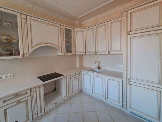 Продаж 3-к квартири вул. Дмитрівська 17а Київ