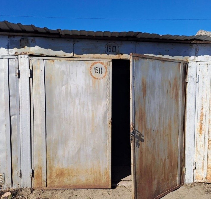 Гараж (склад) , 5х2,5 Оболонь, вул. Озерна
Продаю гараж 5х2,5 в Г - фото 1