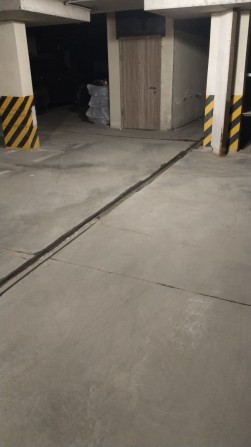 Паркомісце у підземному паркінгу. - фото 1