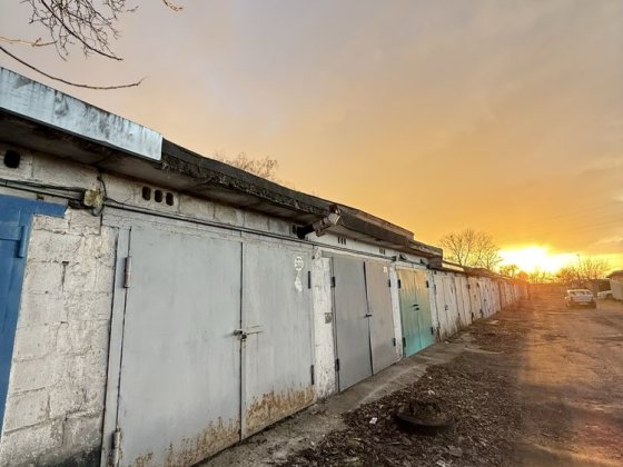 Продажа гаража ж/м Западный красный камень Покровский Дніпро
