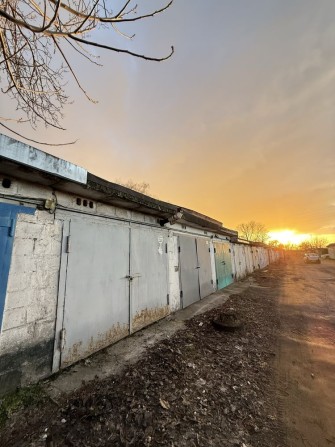 Продажа гаража ж/м Западный красный камень Покровский - фото 1