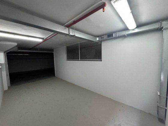 Продам паркомісце гараж Печерськ вул Старонаводницька 10А Київ