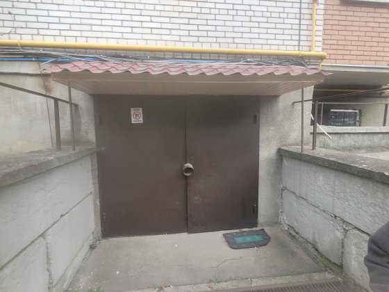 Продаж гаража з кімнатою та санвузлом 45м в.Жасминова 115 власник Львов