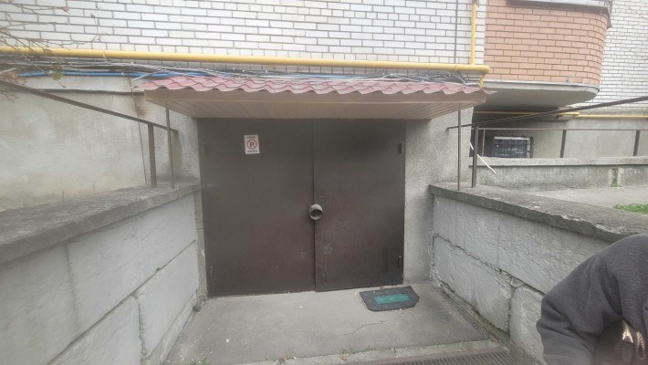 Продаж гаража з кімнатою та санвузлом 45м в.Жасминова 115 власник - фото 1