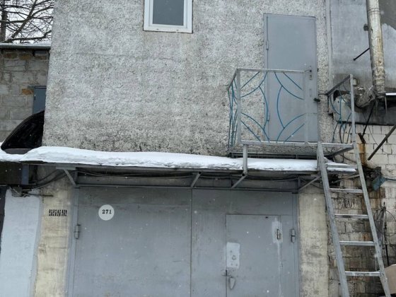 Продам двоповерховий цегляний гараж Вокзальна Киев