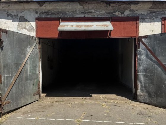 Продам гараж на 2 авто р-н казка магазин Україночка пр. Центральний 69 Николаев