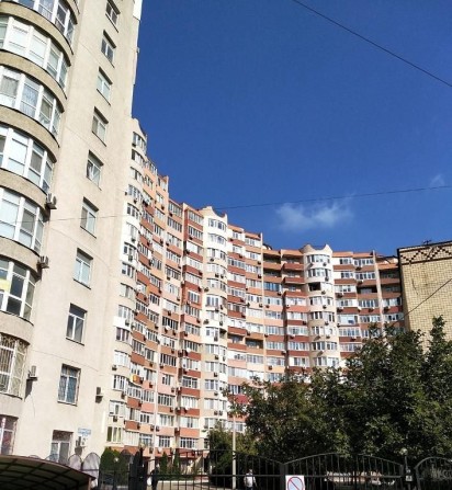 Паркинг в жк Каскад. Киевский Район - фото 1