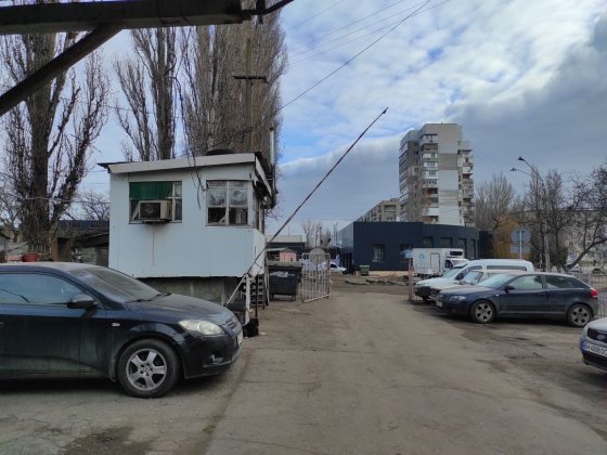 Здам/продам місце на охороняємій стоянці по вул. Бочарова/Ж.Кюрі Одеса