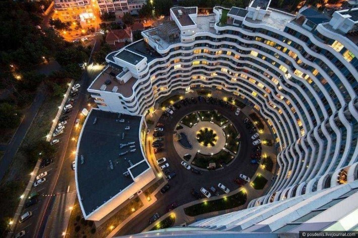 Парковочное место в подземном паркинге ЖК  "Белый парус" - фото 1