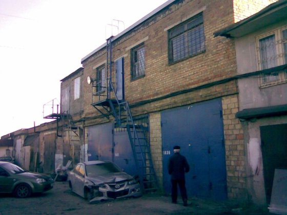 Гаражные боксы, высота 3,5 м с подвалом и вторым этажом-Закревского 93 Киев