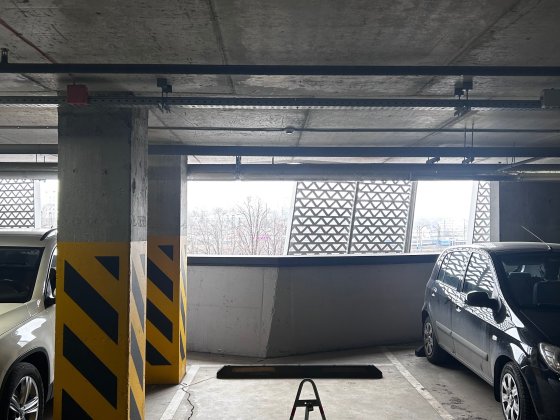 Продам Паркінг пр-т.Берестейський 11, ЖК Манхеттен Київ