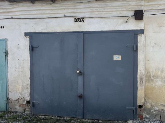 Гараж ( з ямою) у  ГБК , Тролейбусна Угринов