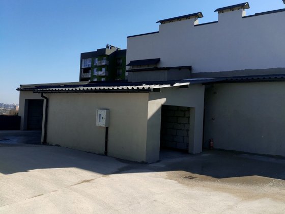 Продам гараж в надземному 4 -х поверховому паркінгу Обаров