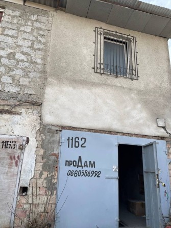 Продам Цегляний Гараж два поверхи з кахельною піччю Южка 11 кооператив - фото 1