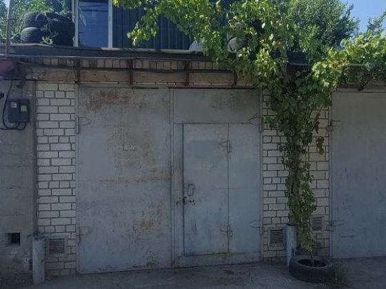 Автономний гараж  2 поверха +підвал. Бабурка