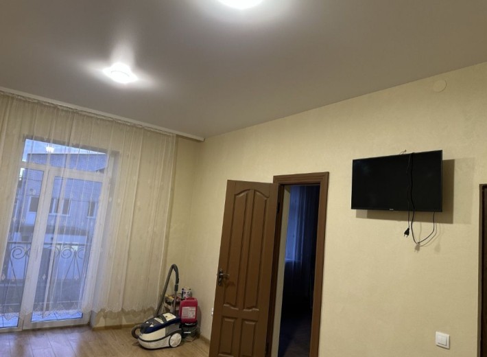 Продається 2 кімнати в  квартирі в центрі Фастова - фото 1