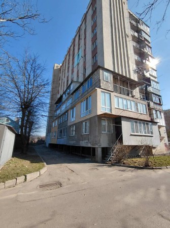 Продаж цілої секції в гуртожитку, площею 32кв.м з балконом та підвалом - фото 1