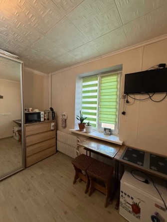 Кімната з ремонтом, район Алмазний, 11 м², цегляний будинок - фото 1