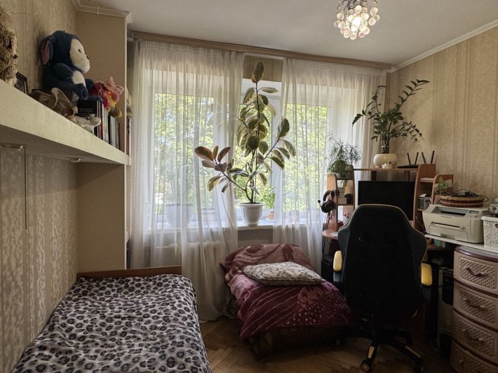 Продаж 2 кімнатного гуртожитку, вул. Кубанської України, метро Лісова. - фото 1