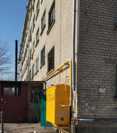 Продам недорого приватизовану кімнату в гуртожитку - фото 1