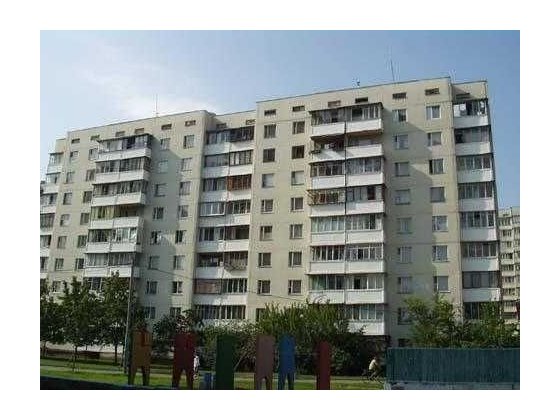 Ст. метро Вирлиця. Кімната з балконом. вул. Вербицького 28б Киев