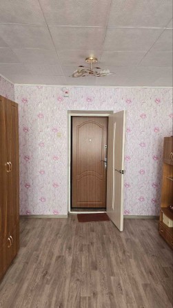 Продам комнату в общежитии с ремонтом рн безпрелётов ! ул Лахтинская - фото 1
