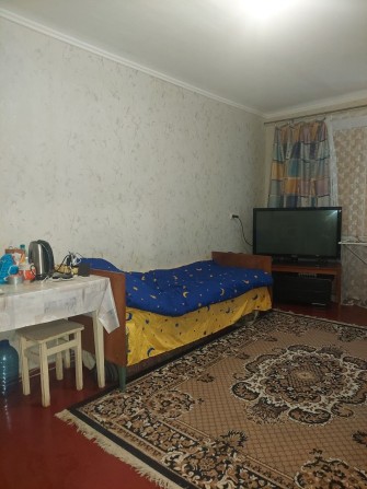 Кімната у 2 х кімн.кв. 18 м.кв . 3/5 цегл. 6000 у.о торг - фото 1
