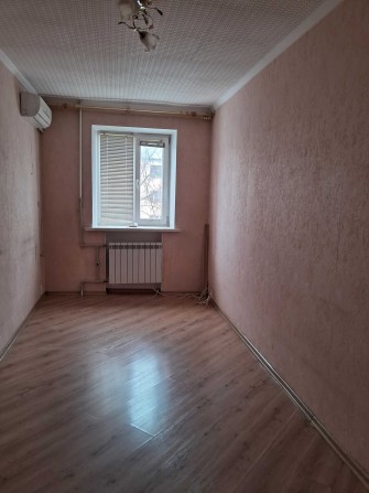 Продается комната в коммунальной квартире на Новожаново. - фото 1