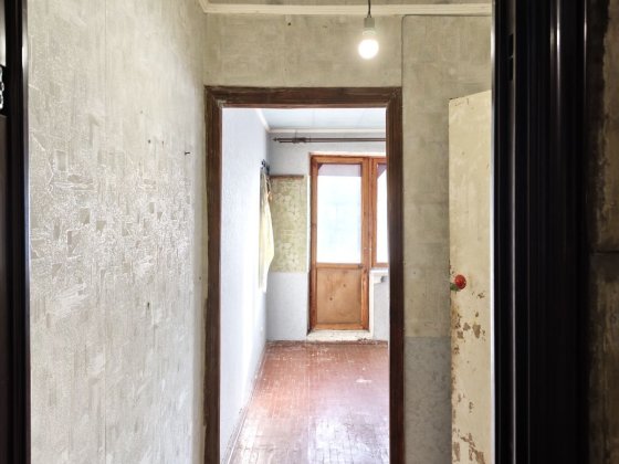 Гостинка с балконом, рядом метро. Харьков