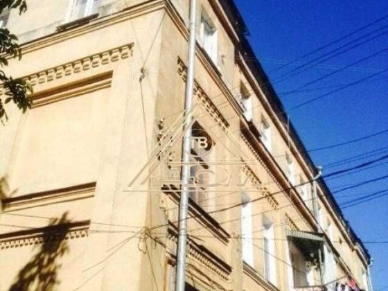 3 комнаты в коммуне в центре Одессы — рядом Привоз и сквер Одеса