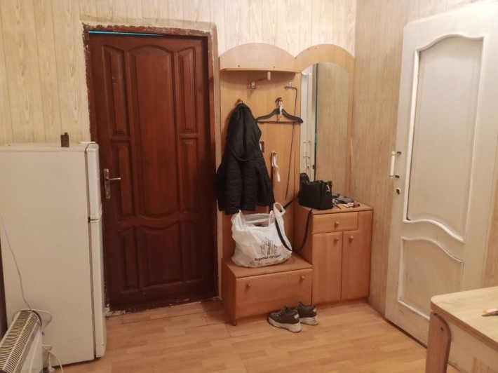 Три комнаты в коммуне с одним соседом - фото 1