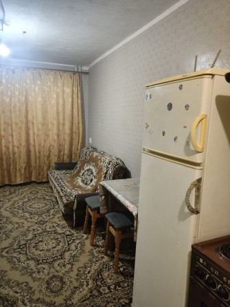 Кімната зі зручностями та меблями - фото 1