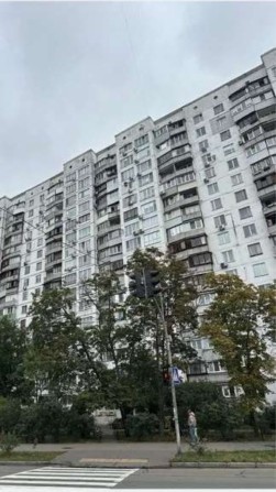 Продаж 3-к квартири вул. Князя Романа Мстиславича 8 - фото 1